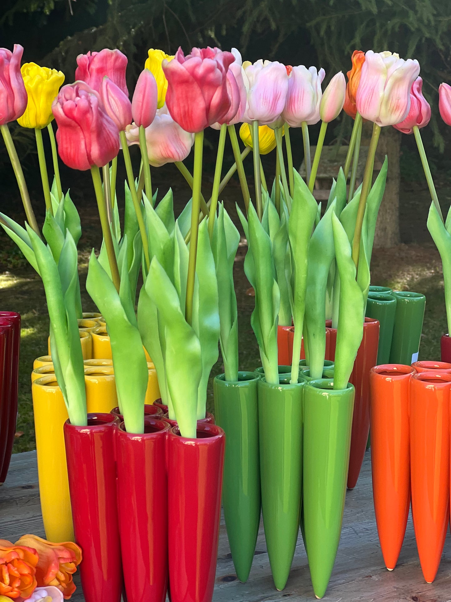 Vase mit Tulpen verschiedene Farben