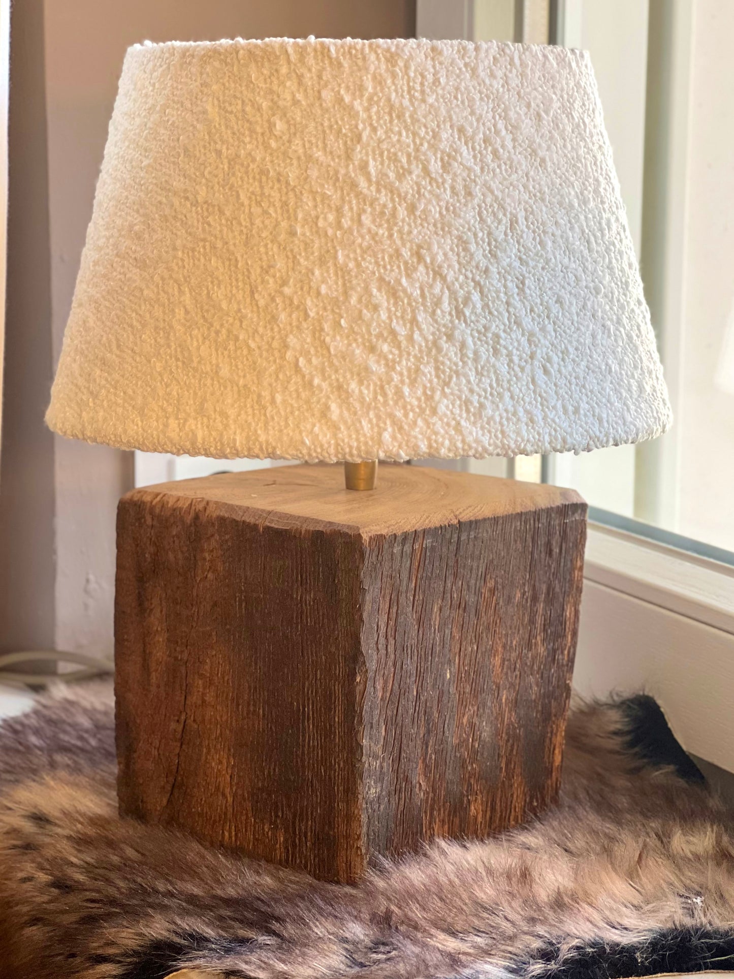 Lampe aus Altholz weiß