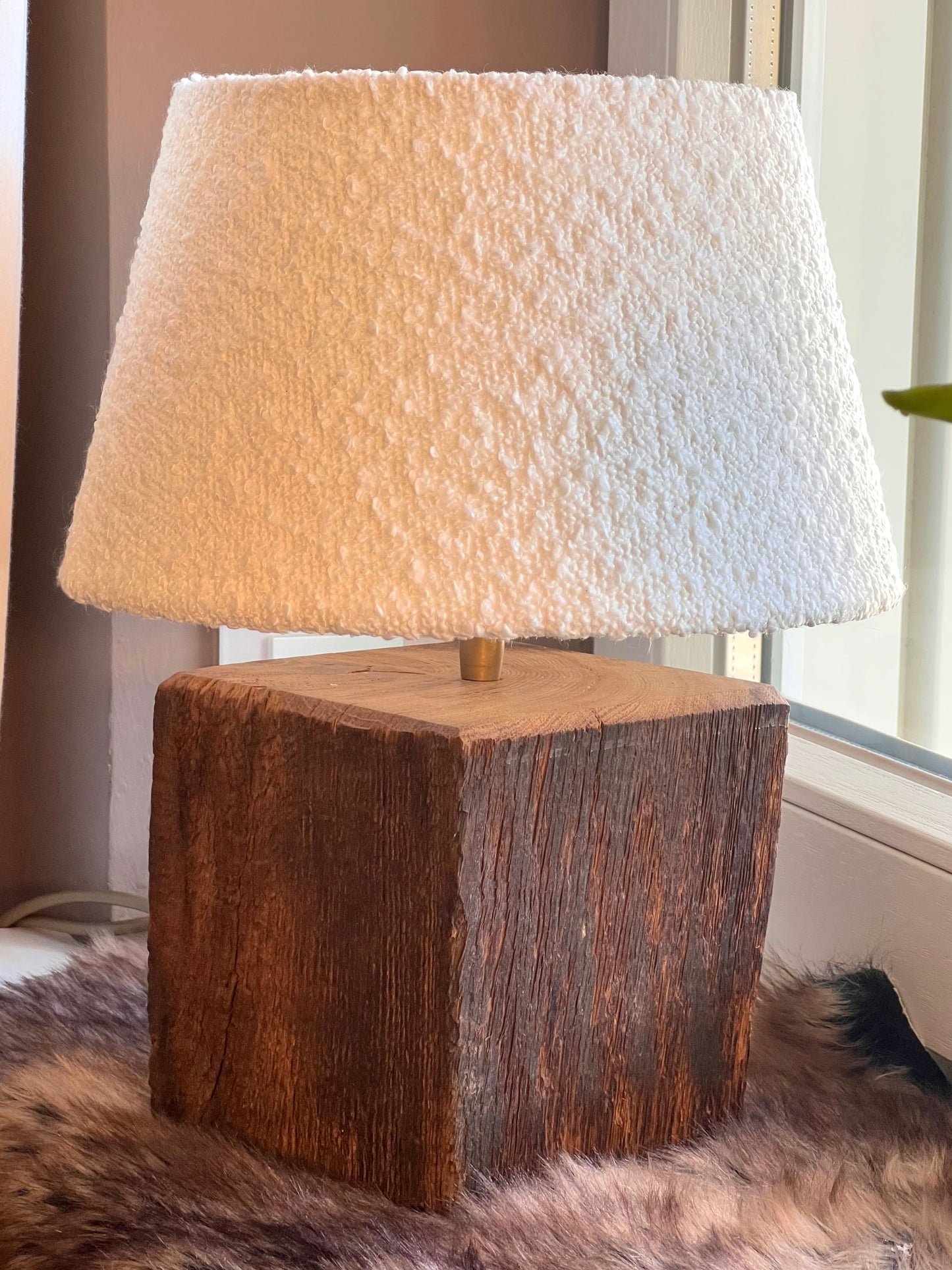 Lampe aus Altholz weiß