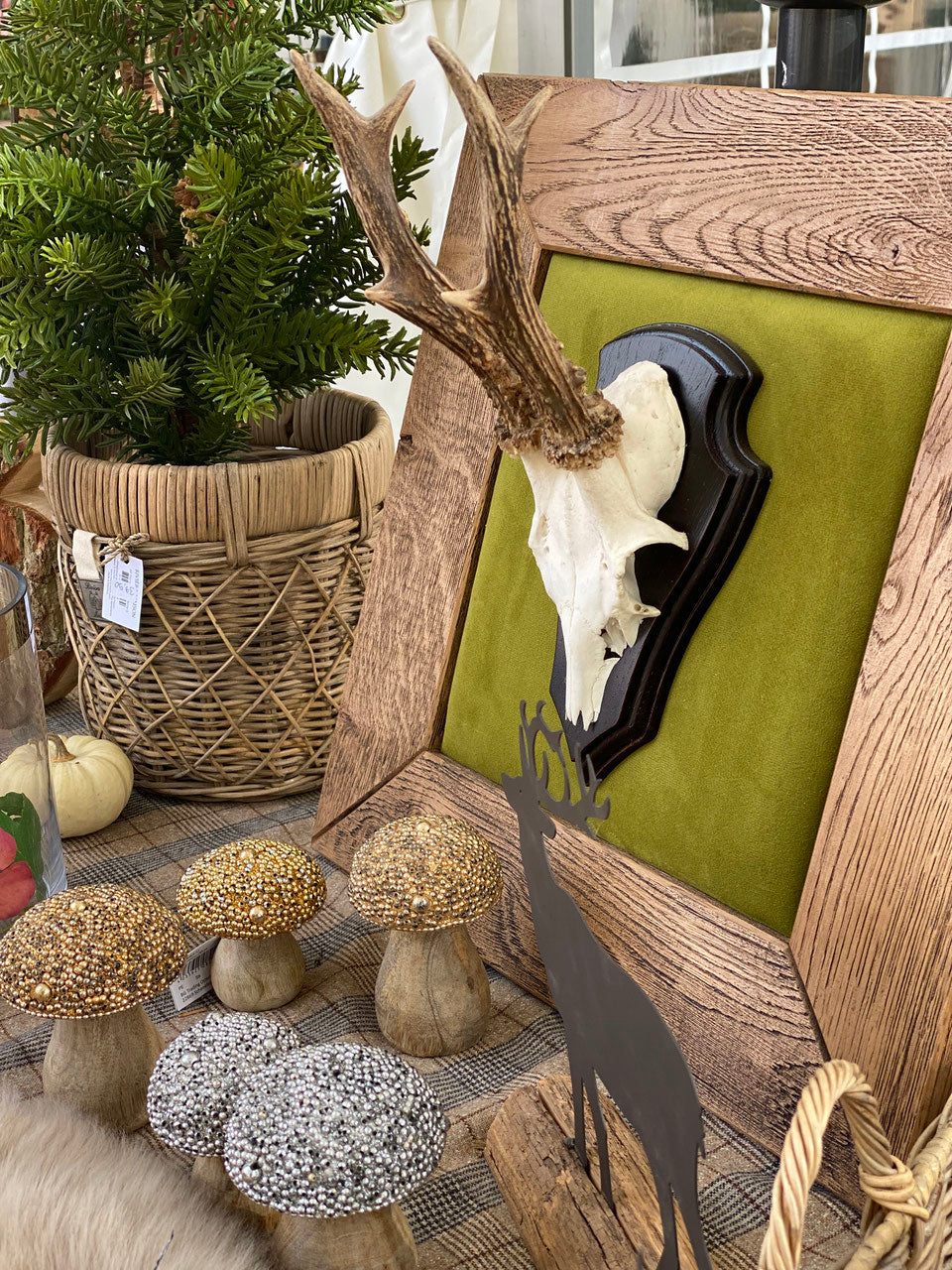 Geweihbild Samthintergrund MOOSGRÜN Farbton 12