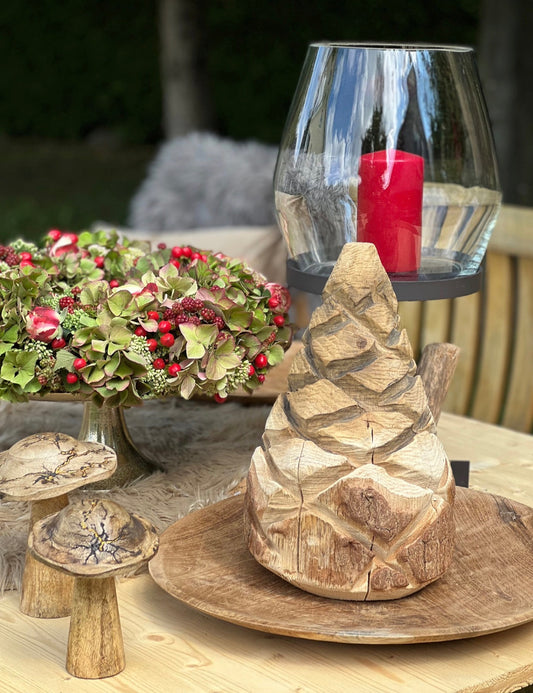 Tannenzapfen aus Holz riesig