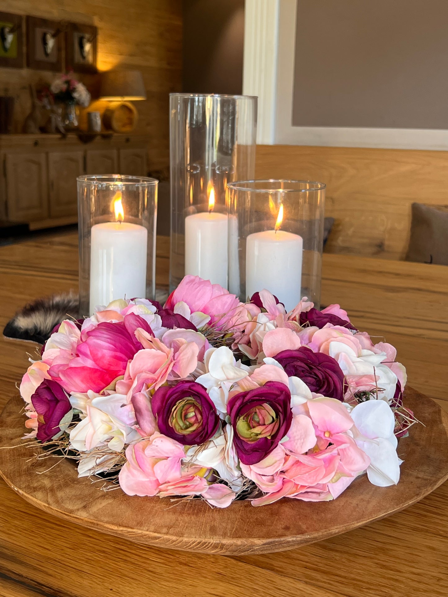 Frühlingskranz aus täuschend echten Blüten