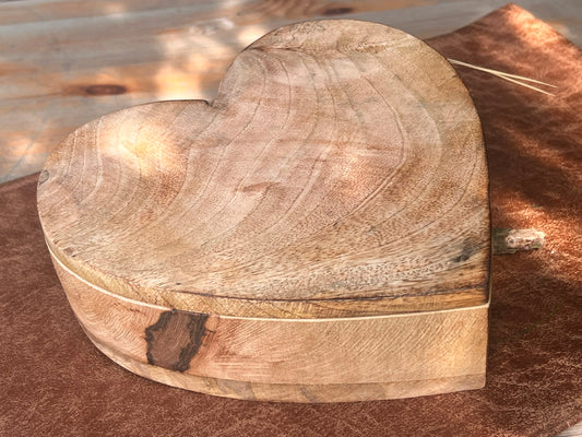 Herzdose aus Holz