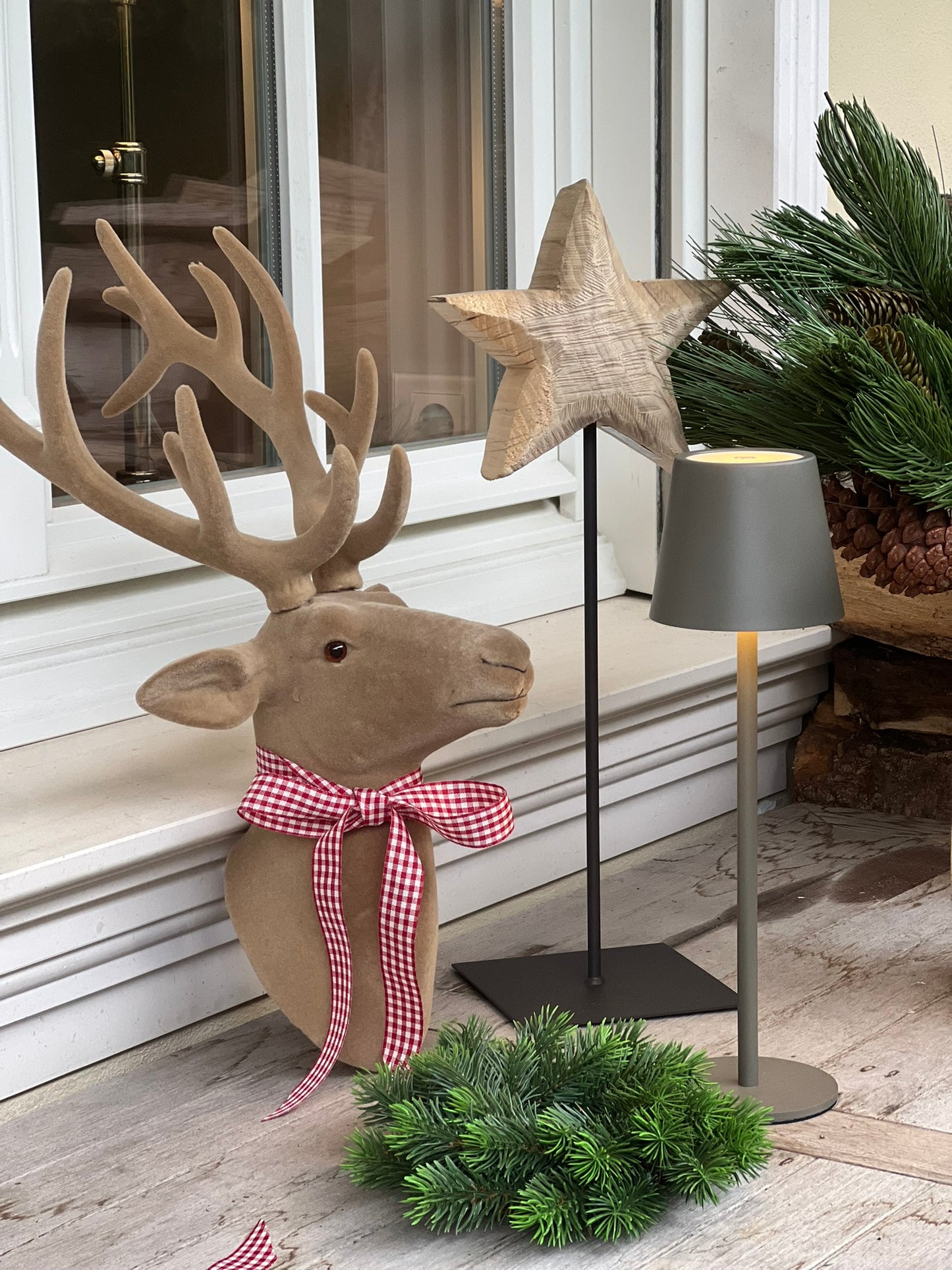 Hirschkopf aus Samt Farbe: Taupe