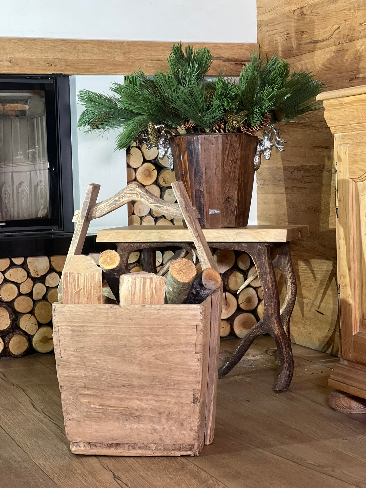 Holzeimer im Alm -Stil