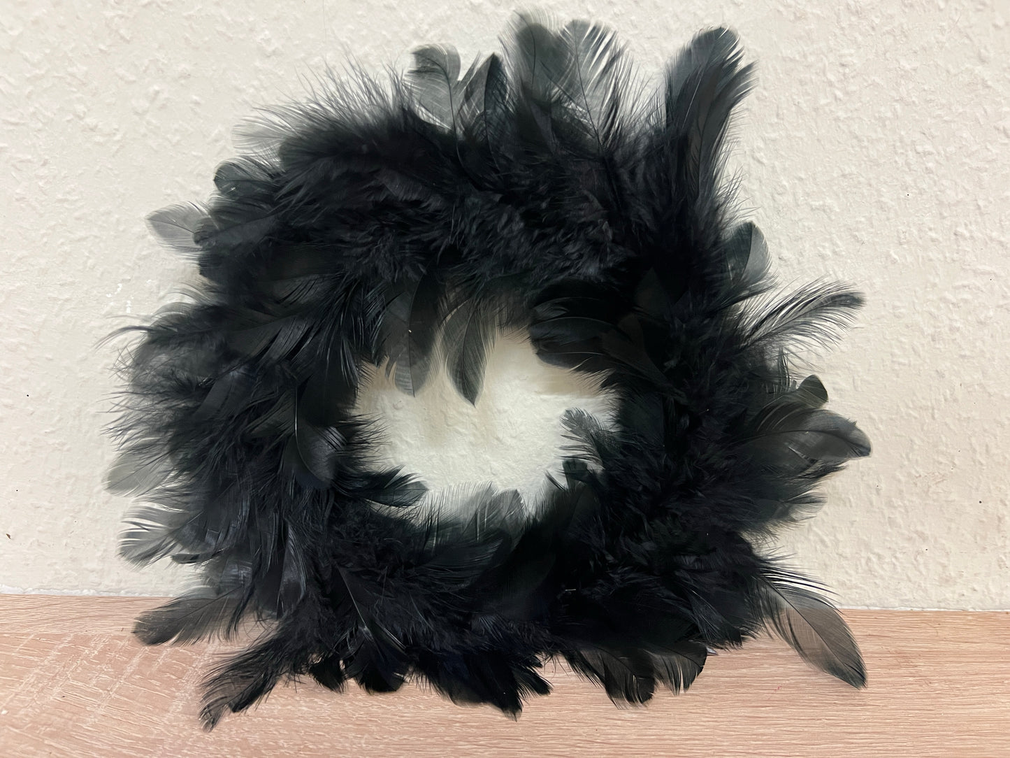 Federkränze in verschiedenen Farben