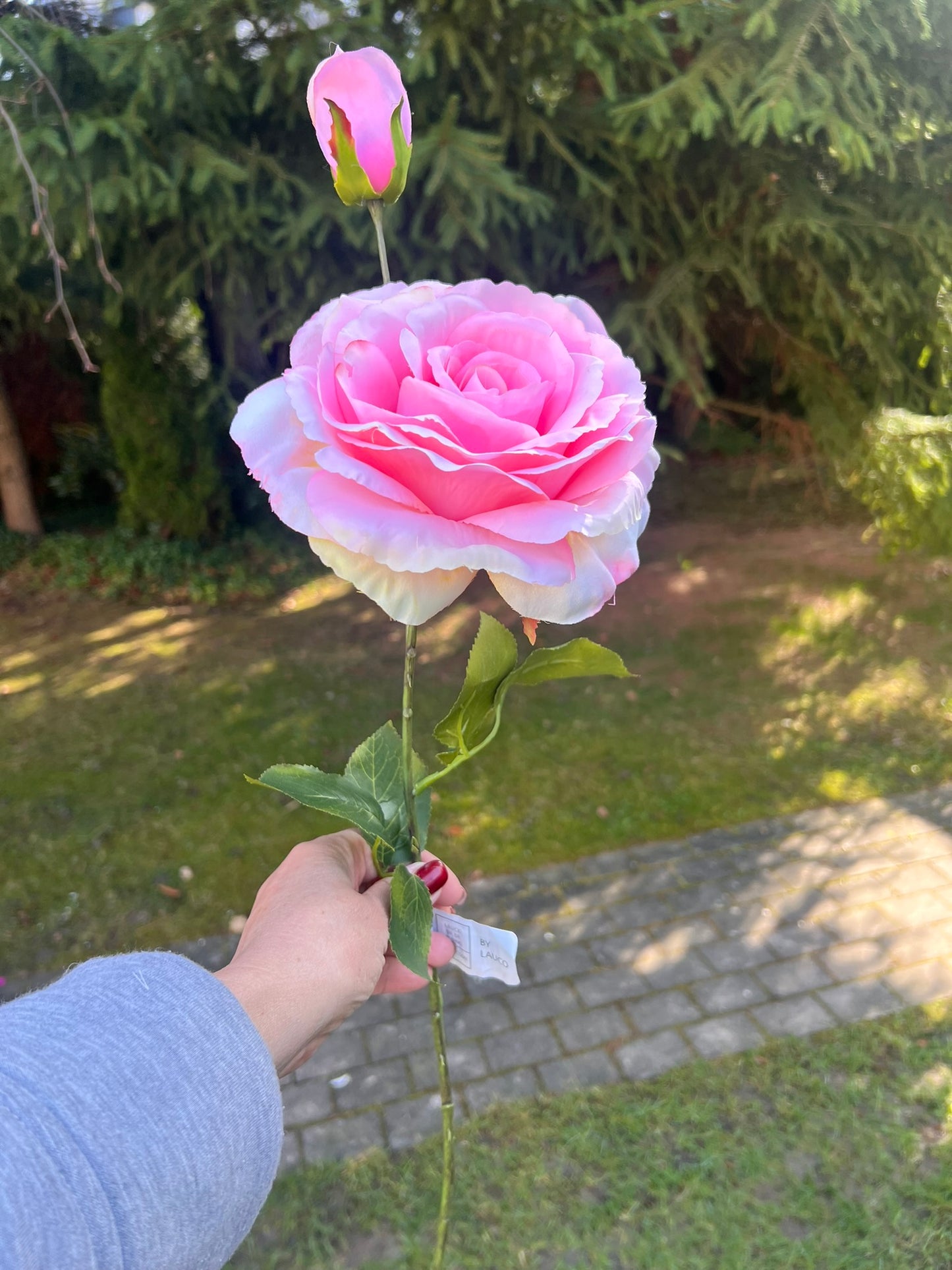 Rose als Kunstblume täuschend echt