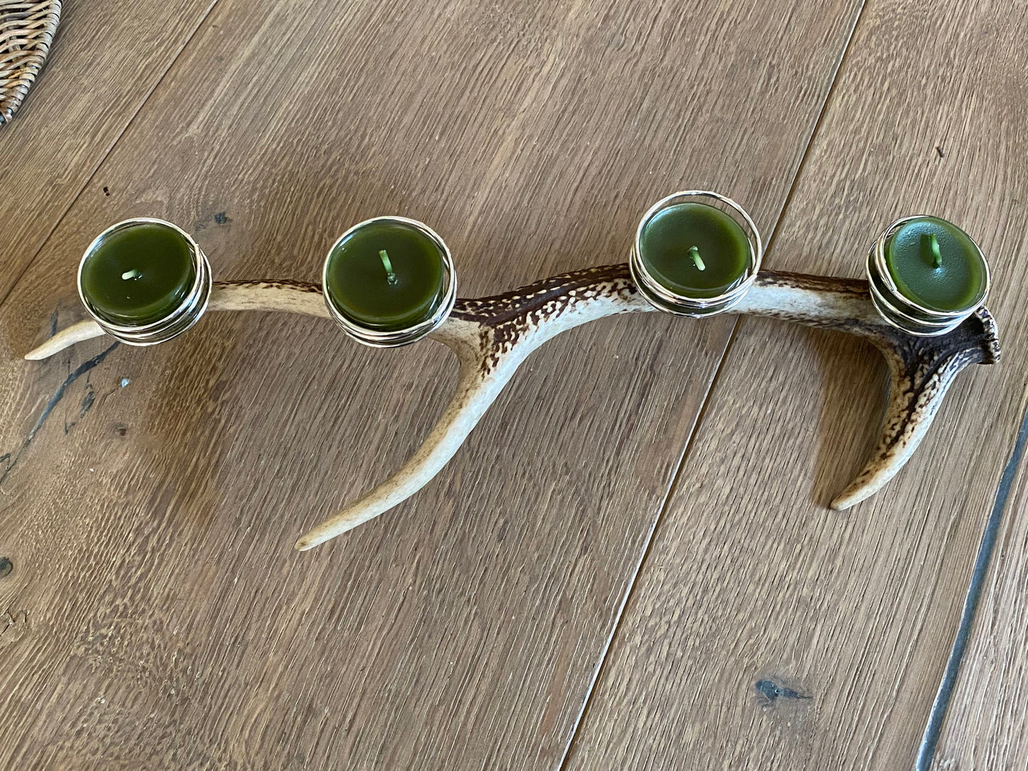 Kerzenständer aus einer Geweihstange
