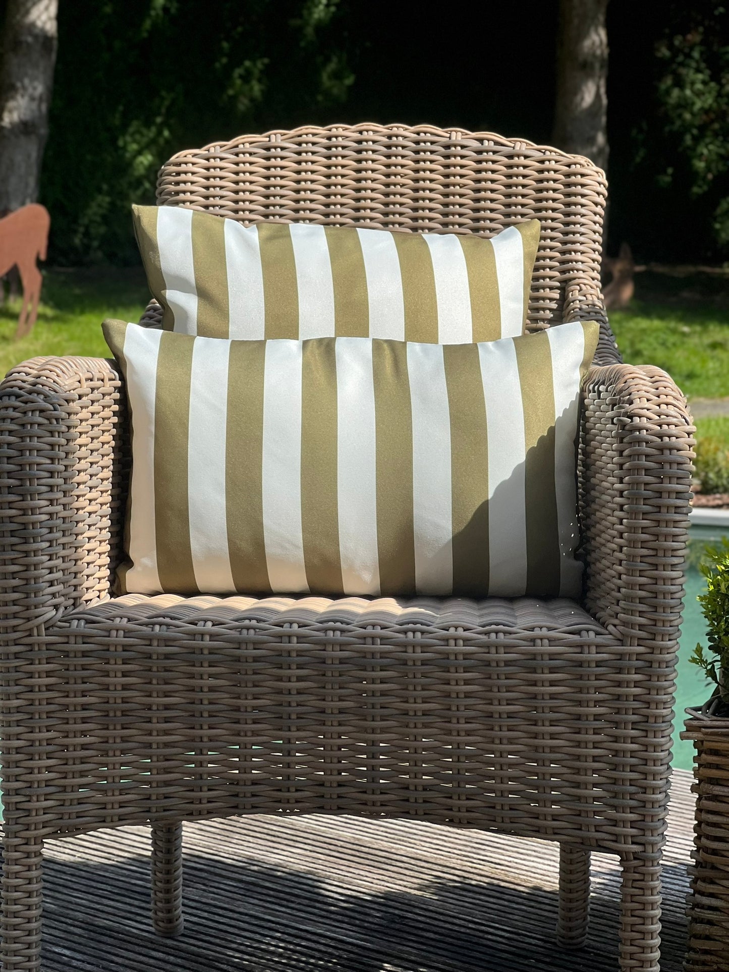 Kissen Outdoor oliv/weiß