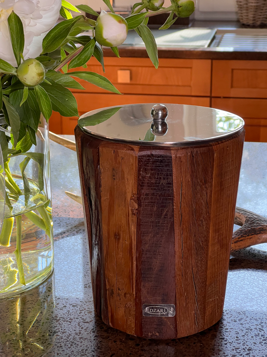Einzigartige Kerzendose aus Teak