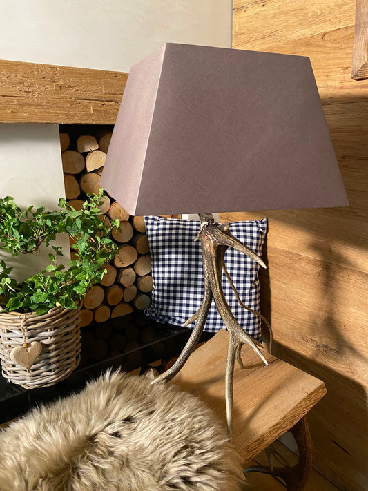 Tischlampe aus Geweihstangen