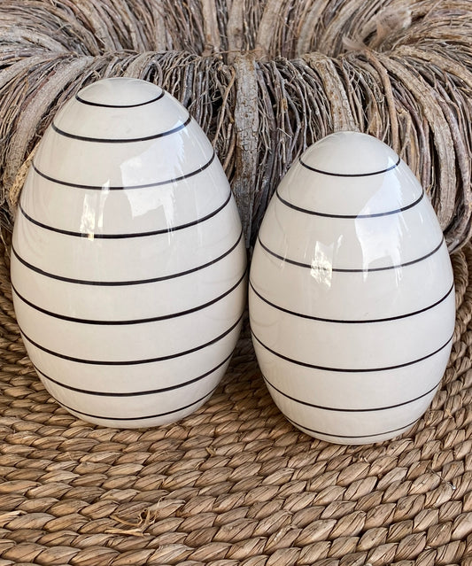 Porzellan-Ei gestreift