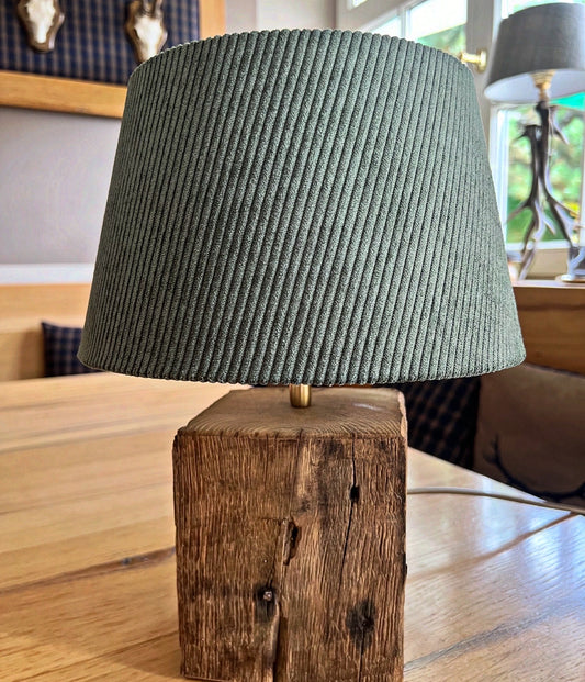 Lampe aus Altholz