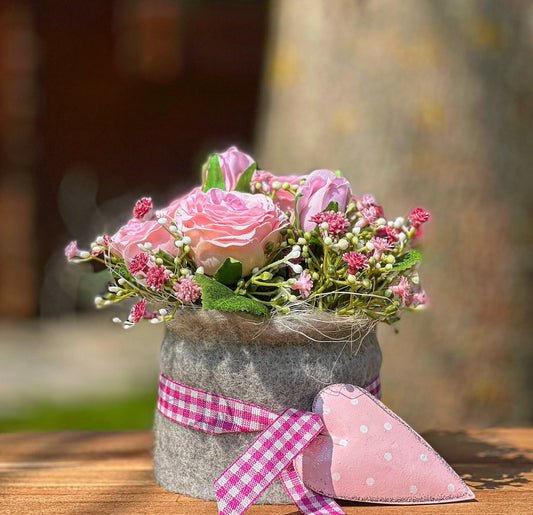 Blumentörtchen mit Rosa Moosrosen