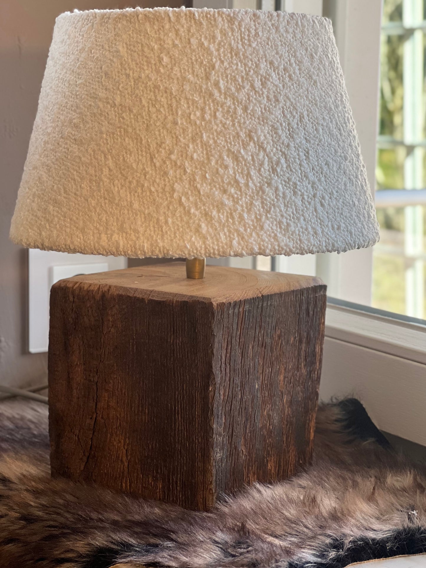 Lampe aus Altholz weiß