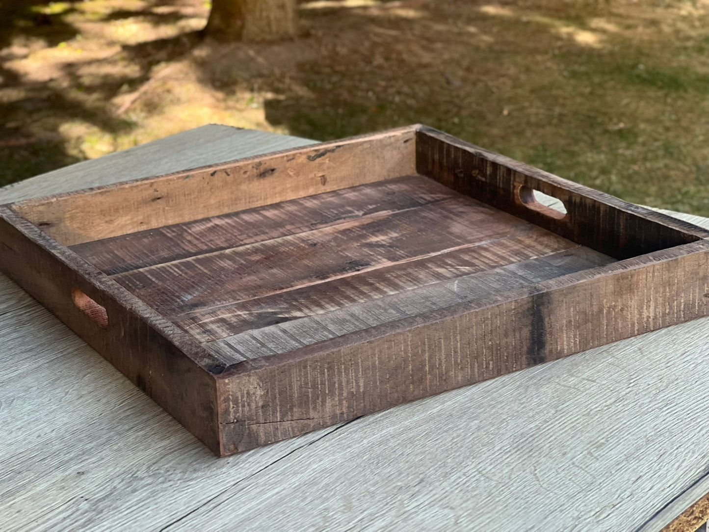 Tablett aus Altholz