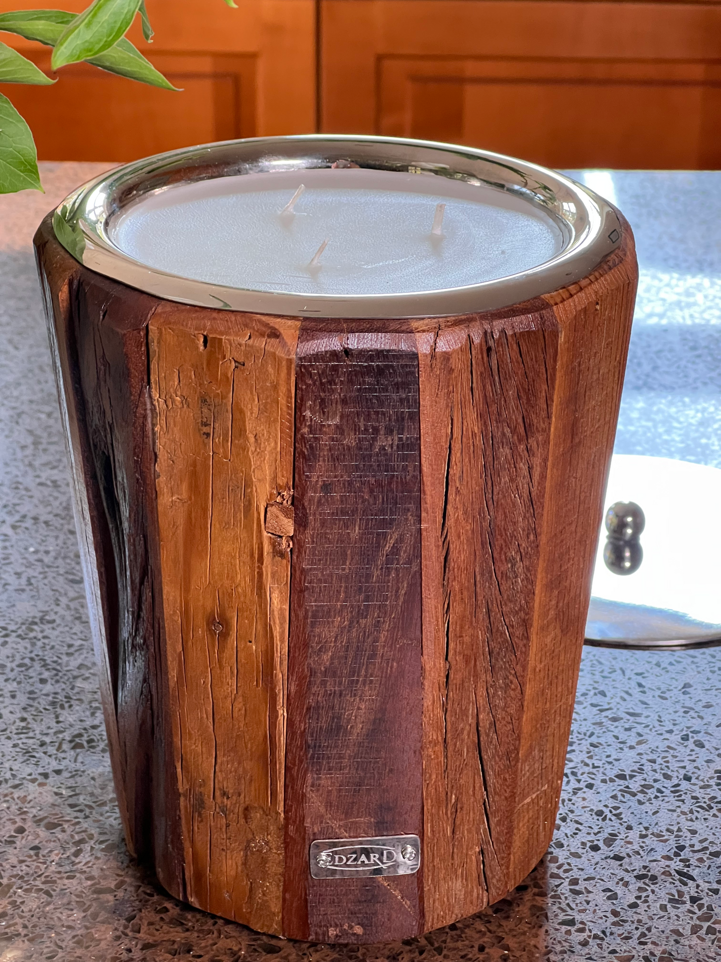 Einzigartige Kerzendose aus Teak