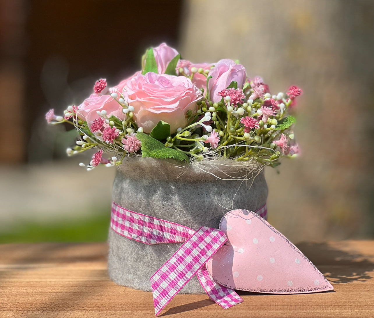 Blumentörtchen mit Rosa Moosrosen