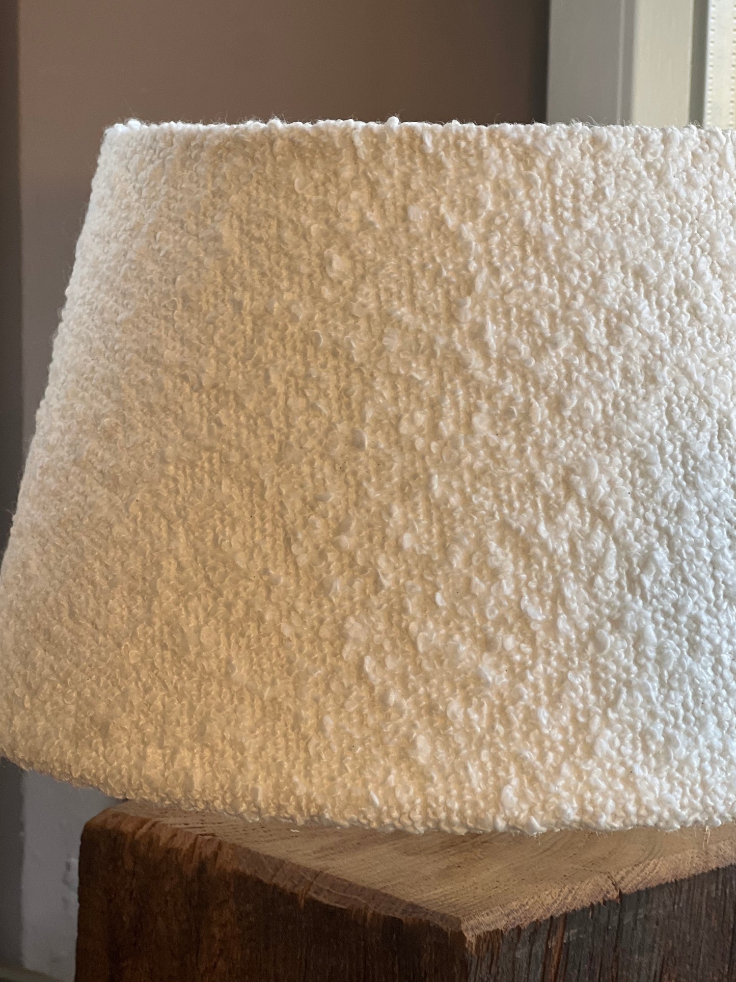 Lampe aus Altholz weiß