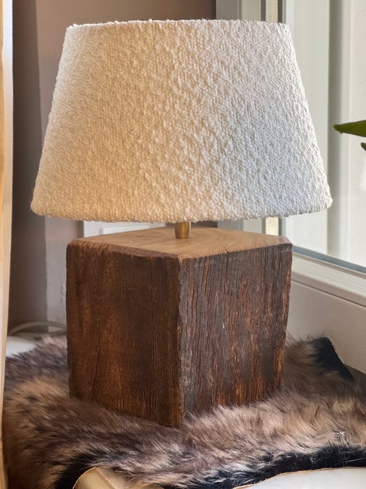 Lampe aus Altholz weiß