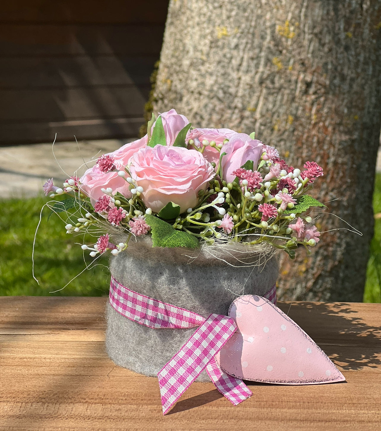 Blumentörtchen mit Rosa Moosrosen