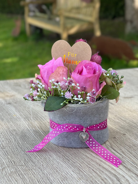 Blumentörtchen zum Muttertag mit pinken Rosen