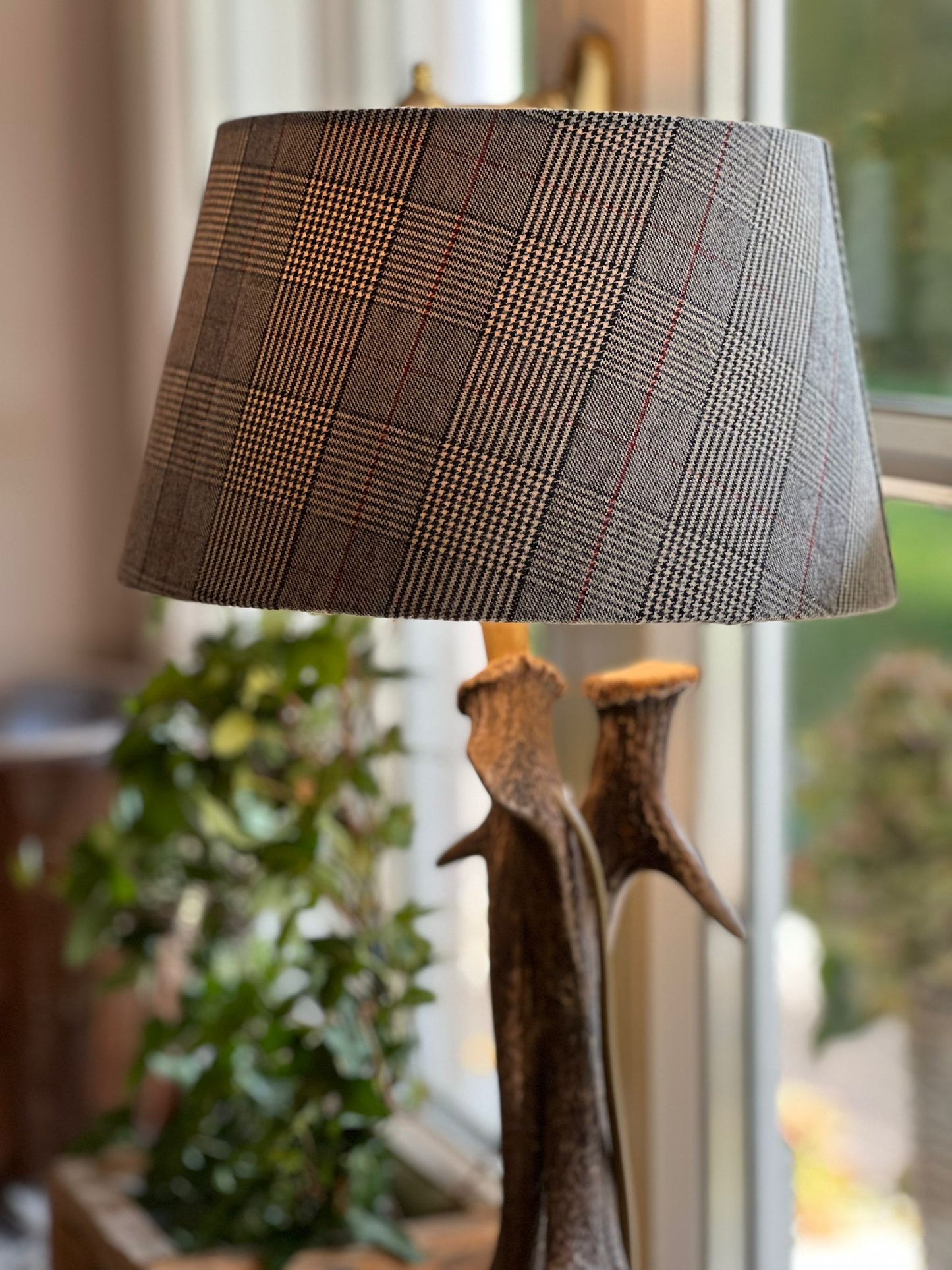Tischlampe aus Geweihen