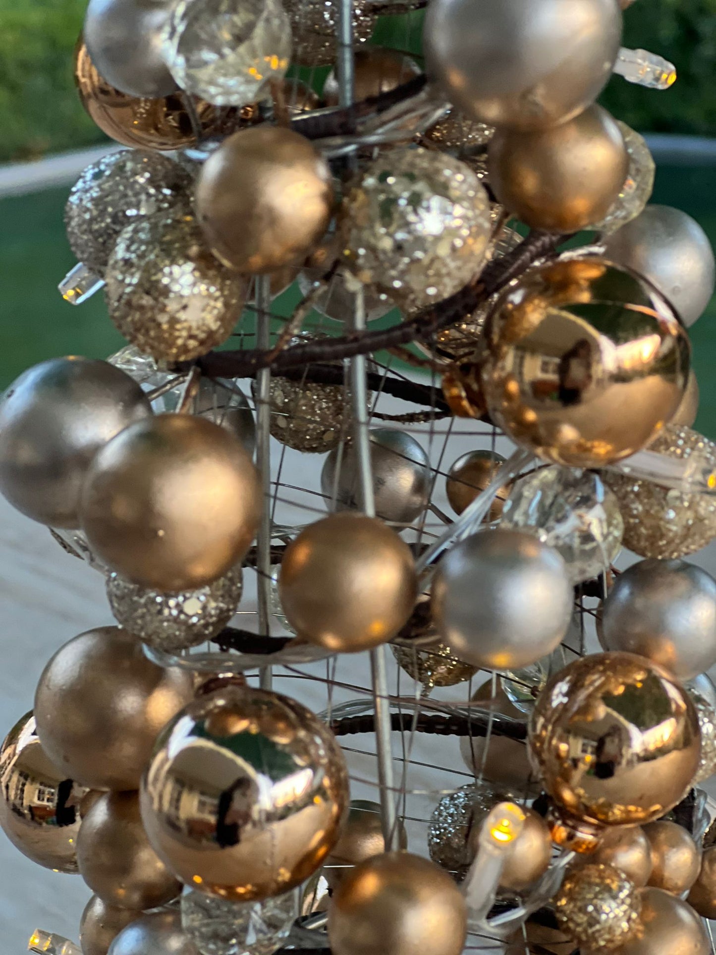 Tannenbaum aus Kugeln