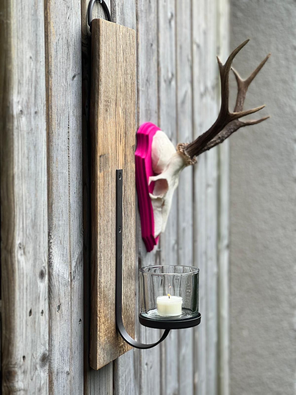 Wandleuchter aus Altholz mit/ohne Geweih