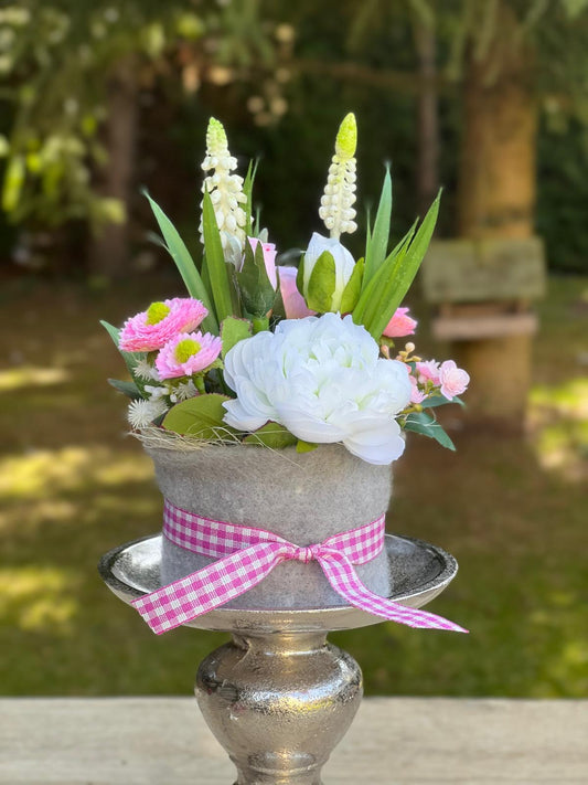 Rosa weißes Blumentörtchen